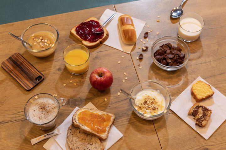 Breakfast/Coffee Service 44 of 61