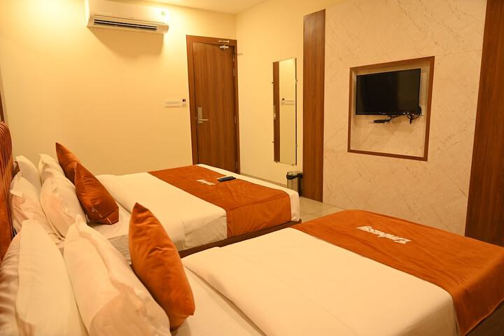 Room 17 of 28