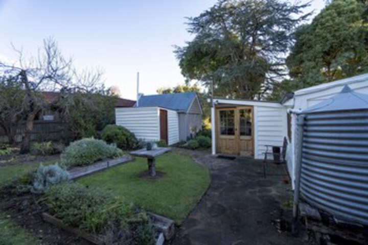 Hotel Exterior 4 of 19