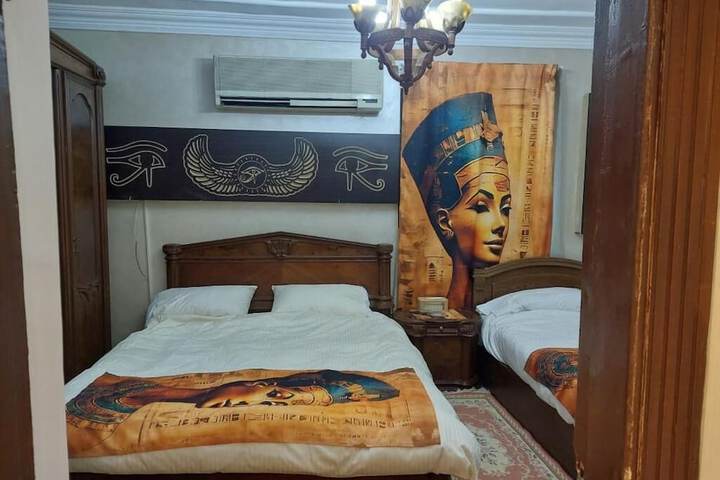 Room 5 of 82