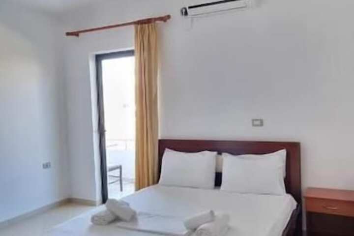 Room 6 of 30