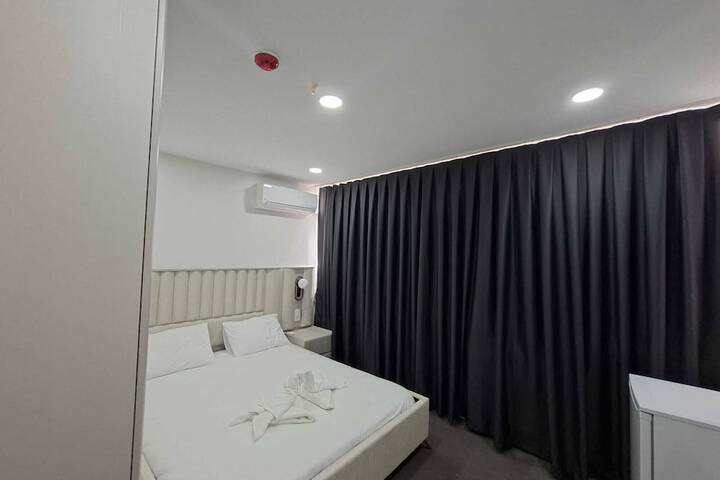 Room 15 of 21