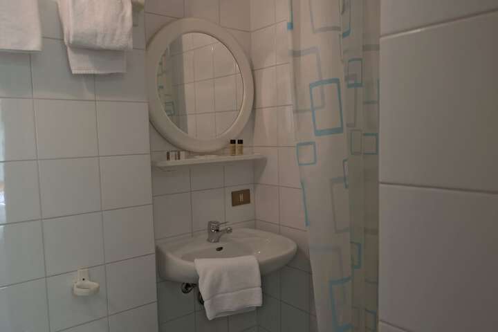 Room 26 of 36