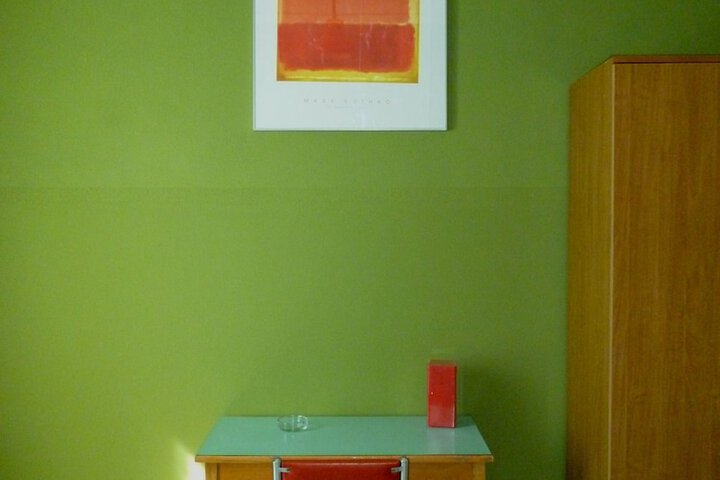 Room 25 of 37