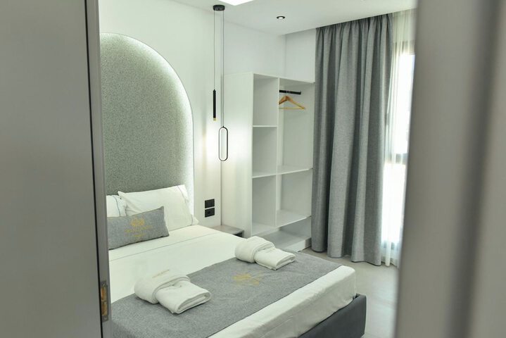 Room 27 of 164