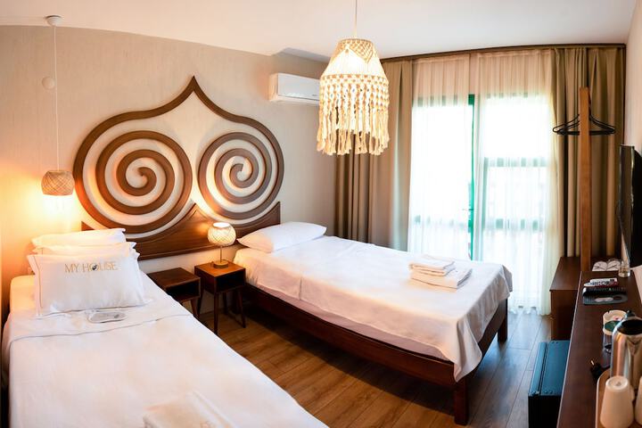 Room 10 of 63