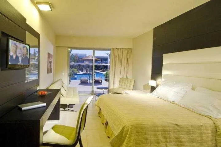 Room 4 of 23