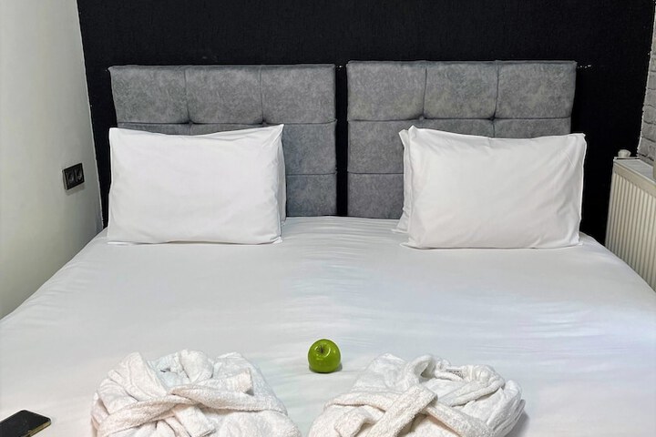 Room 3 of 29