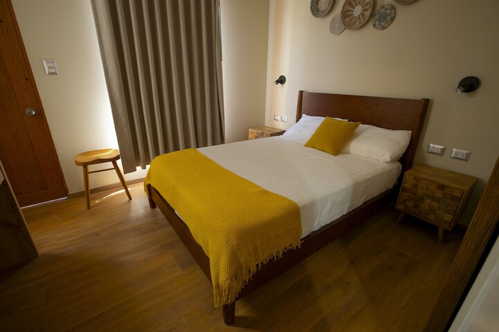 Room 6 of 77