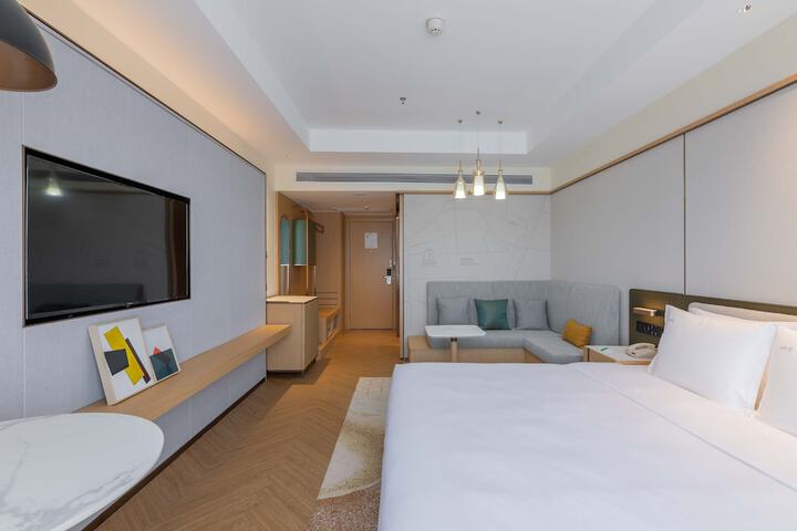 Room 17 of 65