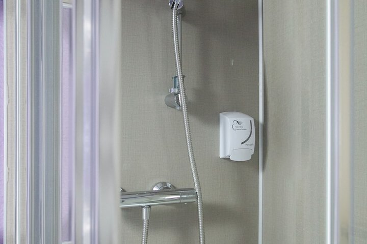 Room 27 of 38