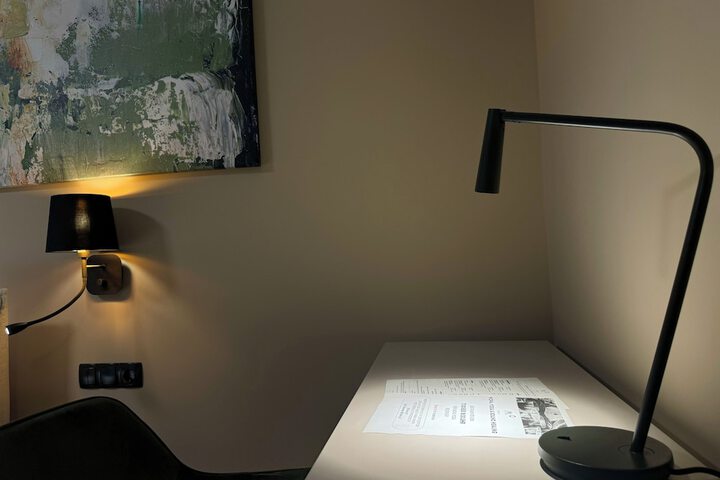 Room 52 of 90