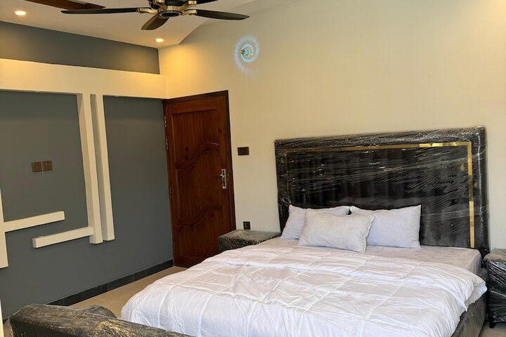Room 15 of 32