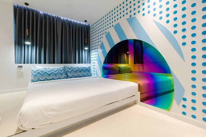 Room 46 of 97