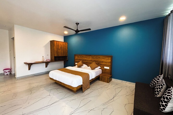 Room 4 of 14