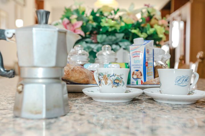 Breakfast/Coffee Service 3 of 65