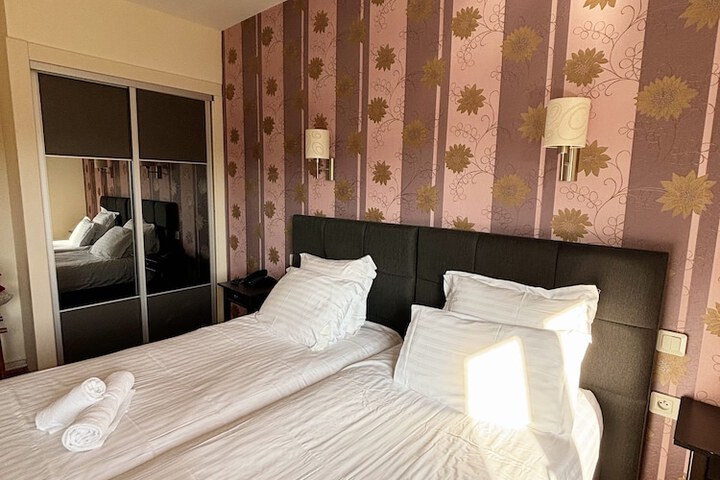 Room 15 of 47