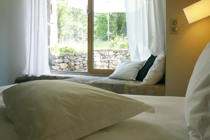 Room 14 of 65