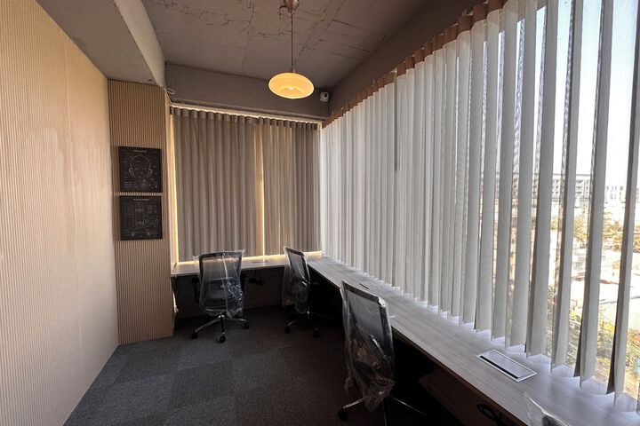 Business Center 22 of 26
