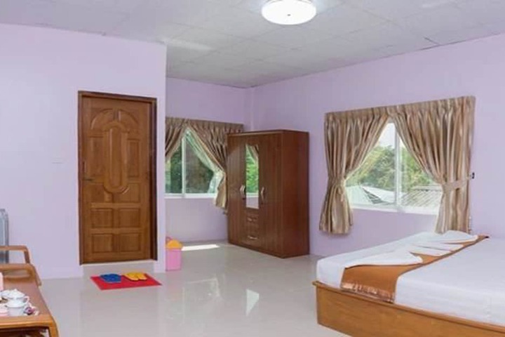 Room 7 of 24