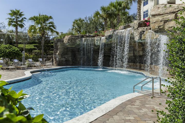Pool 40 of 117