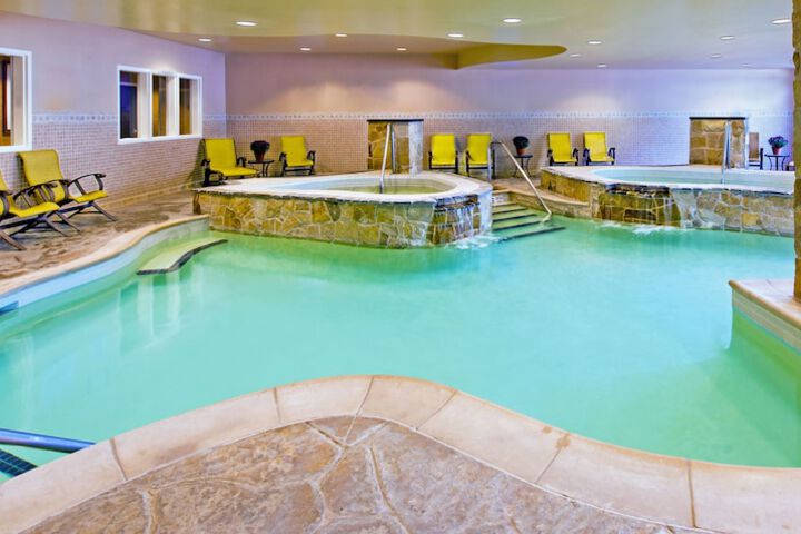 Pool 22 of 34