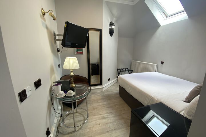 Room 2 of 86