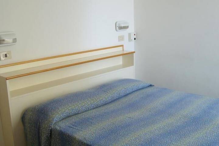 Room 9 of 70