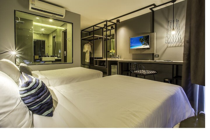 Room 26 of 75