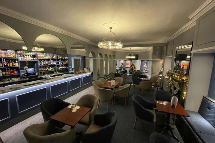 Lounge 46 of 67