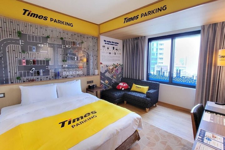 Room 43 of 73