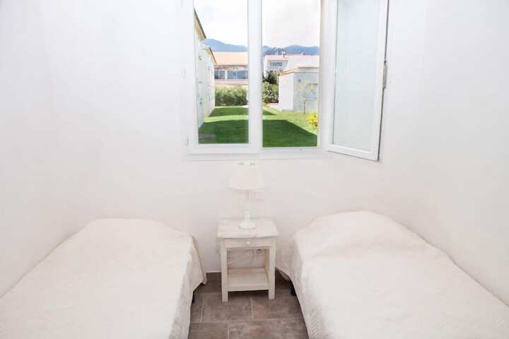 Room 4 of 11