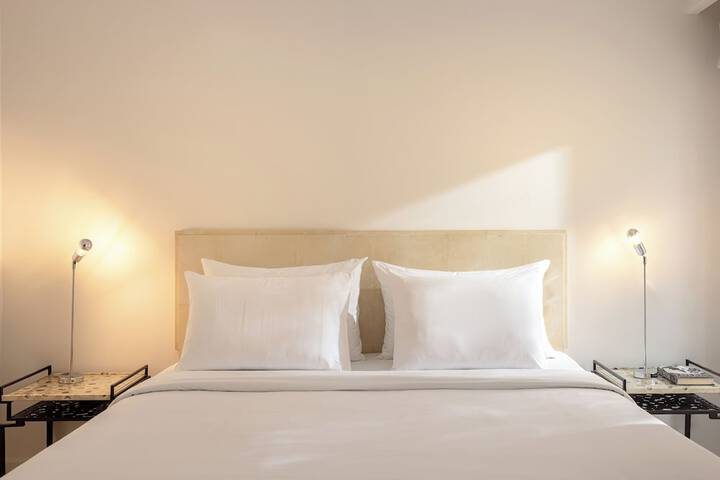 Room 28 of 177