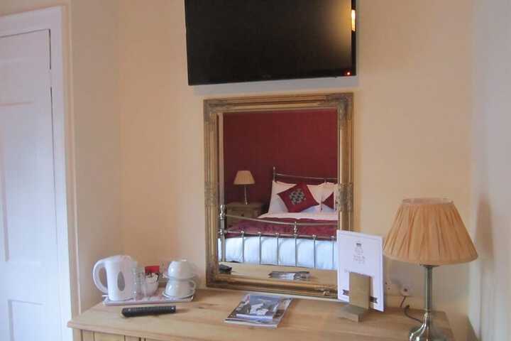 Room 6 of 27