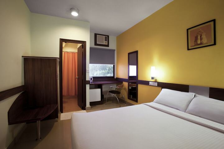Room 7 of 48