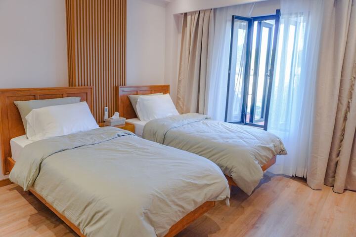 Room 5 of 25