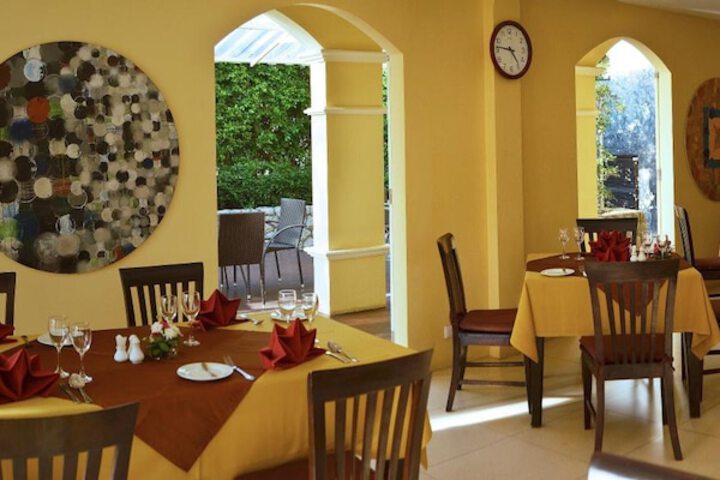 Dining 59 of 66