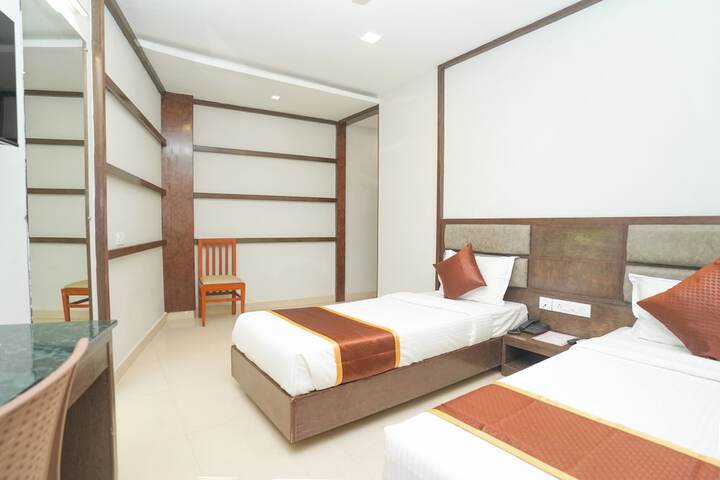 Room 13 of 35