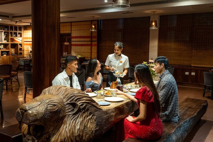 Dining 20 of 30