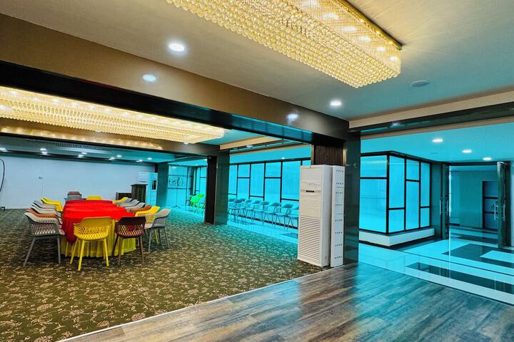 Hotel Interior 7 of 39