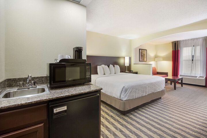 Best Western Suites Near Opryland Nashville | Bookonline.com