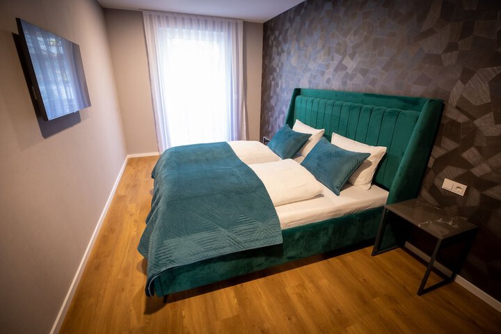 Room 6 of 29