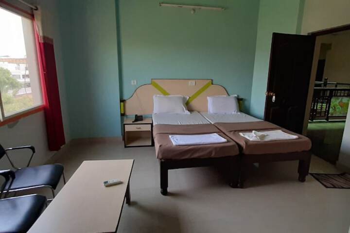 Room 4 of 14