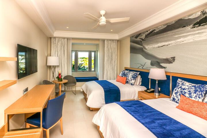 Room 4 of 104