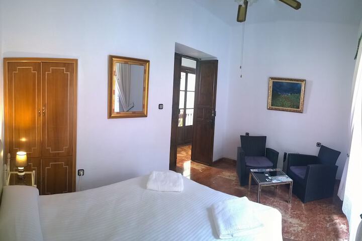 Room 16 of 62