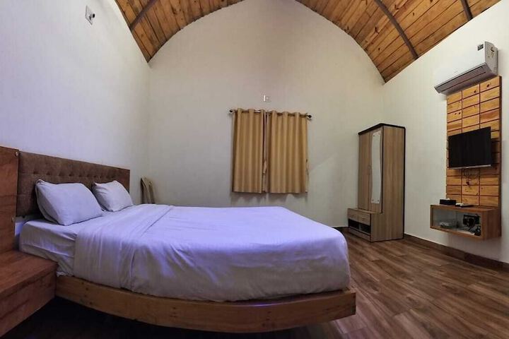 Room 9 of 22