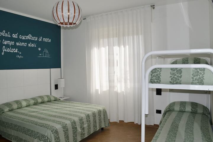 Room 10 of 62