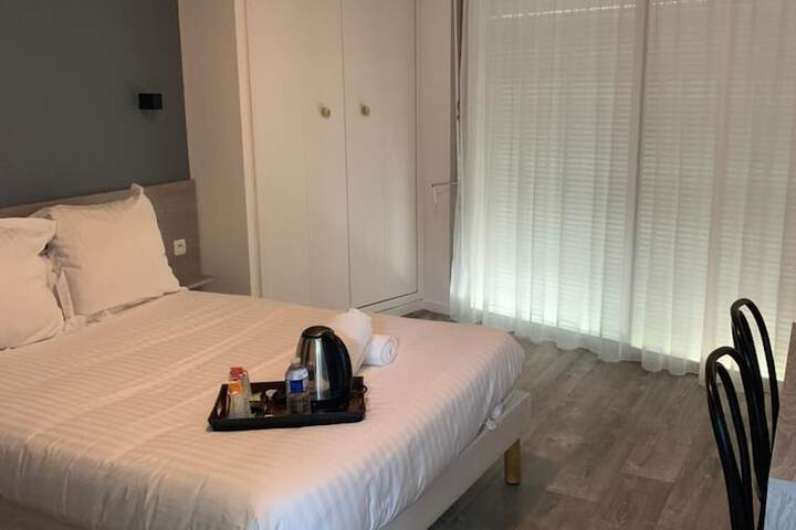 Room 9 of 20