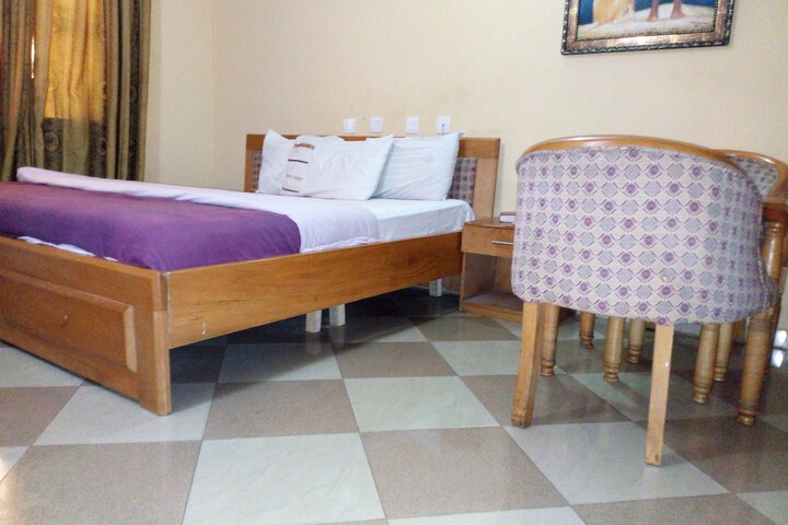 Room 5 of 34