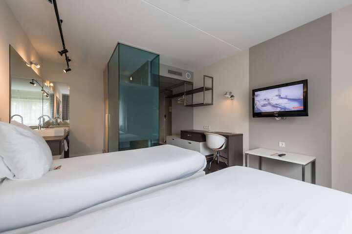 Room 5 of 58